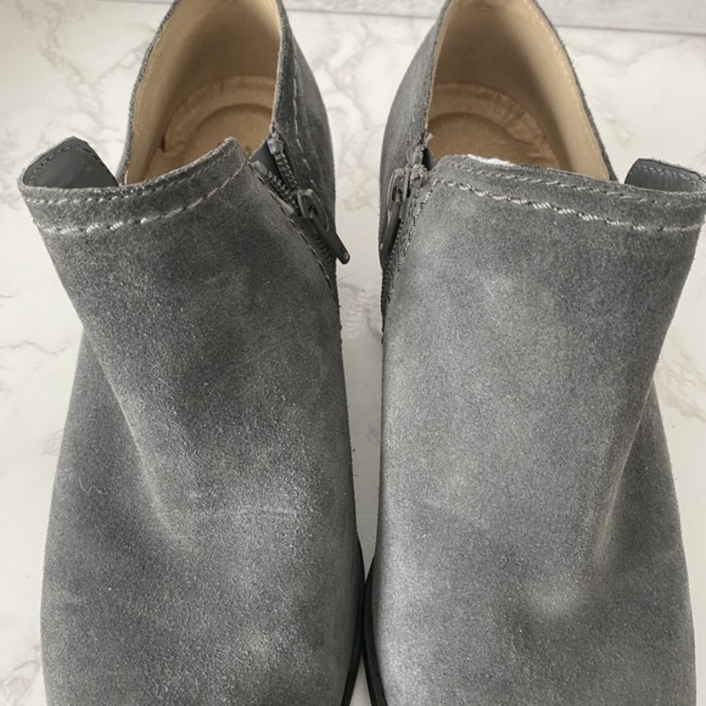 Naturalizer Zarie Ankle Boots 8.5 W Grey Suede Mid Heel Western Bootie - Picture 3 of 15
